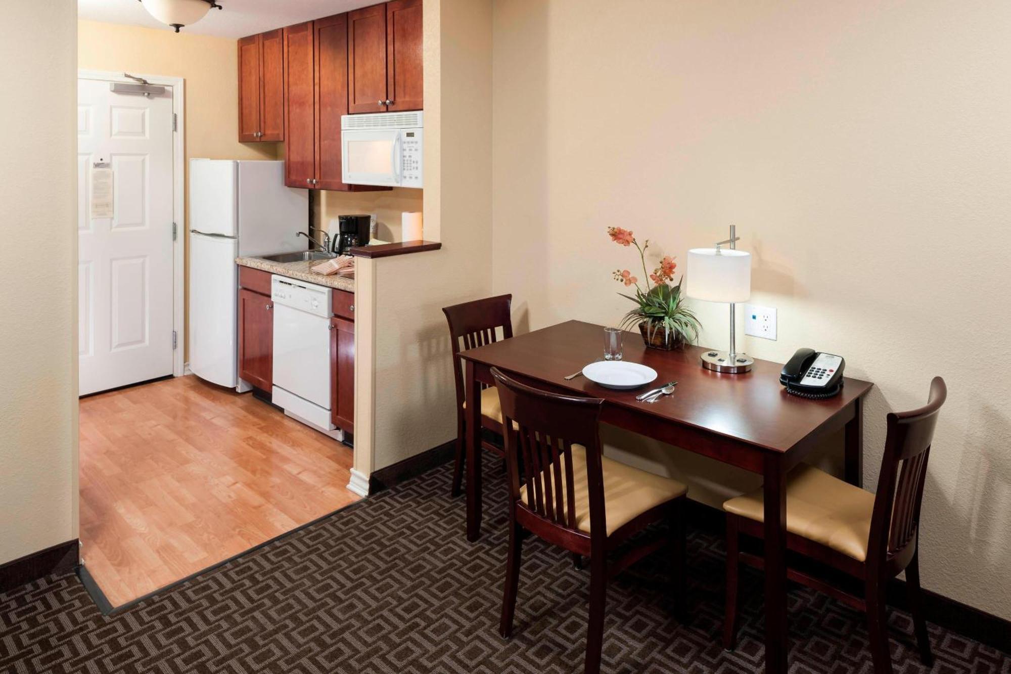 Towneplace Suites By Marriott Texarkana Екстериор снимка